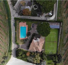 3 bedroom villa with pool and tennis court near Florence, sleeps 6